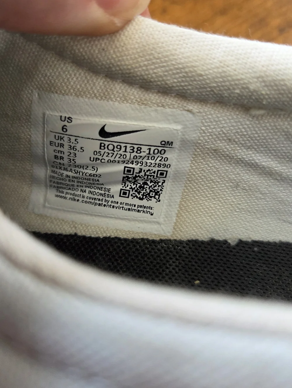 Nike Womens Size 6 White Court Royale AC Canvas Slip On Shoes BQ9138-100